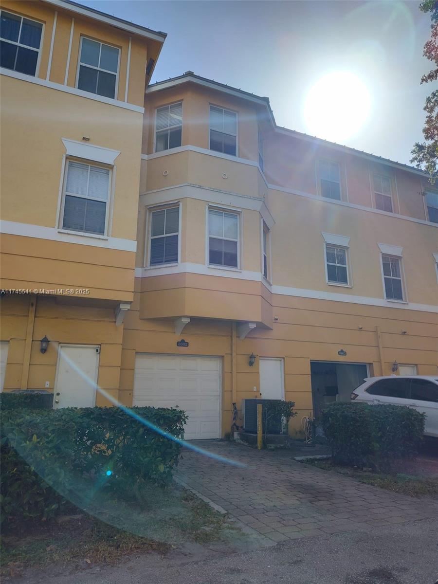 SHOMA TOWNHOMES AT ROYAL - Residential