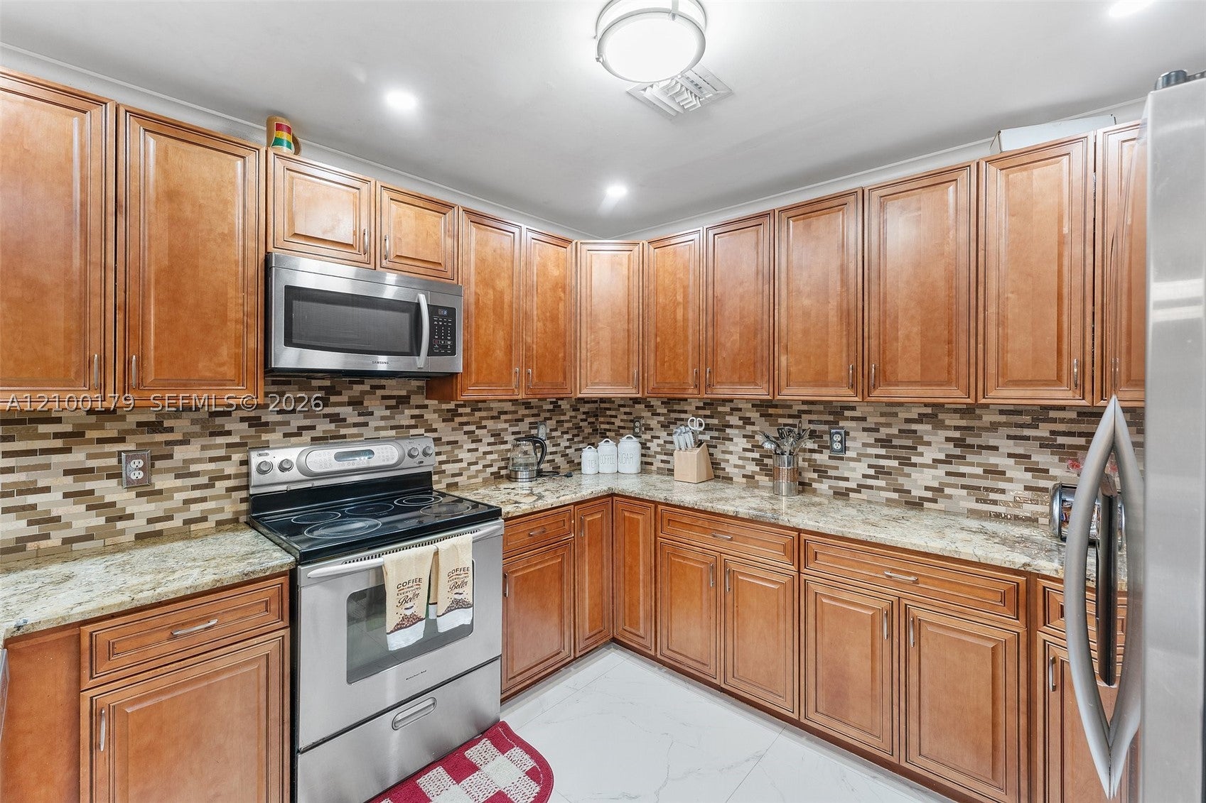 4027 Eastridge Dr