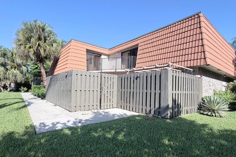 Photo of 11006 N Harmony Lake Cir, Davie, FL 33324 (MLS # A12087516)