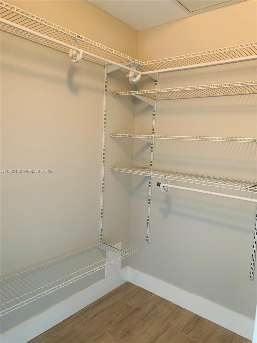 LENOX MANOR - Residential Lease