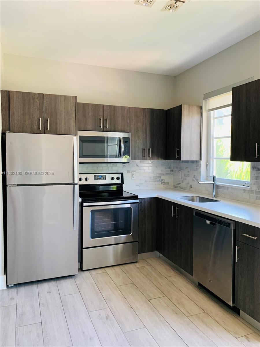 LENOX MANOR - Residential Lease