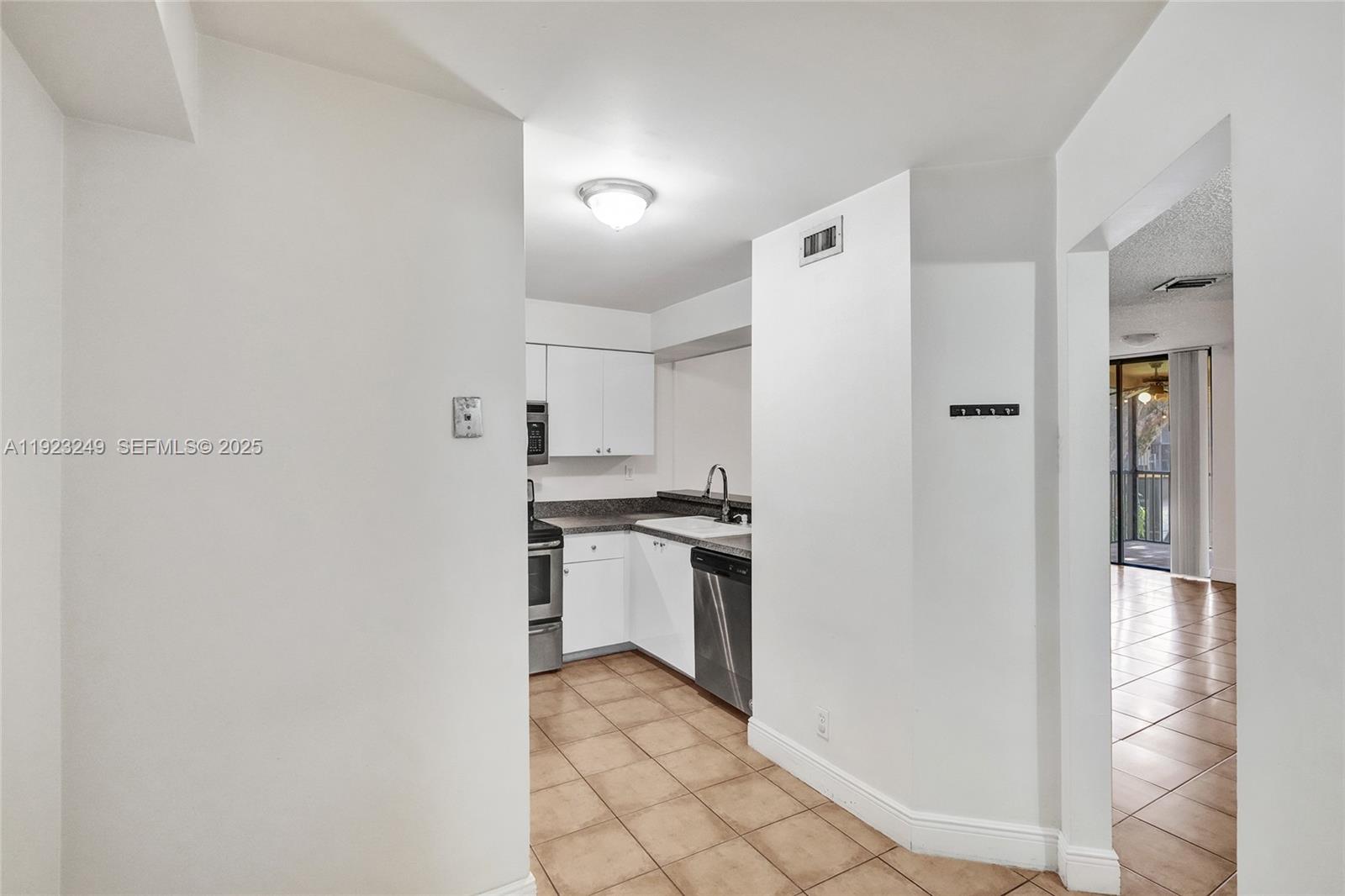 15555 N Miami Lakeway N 207