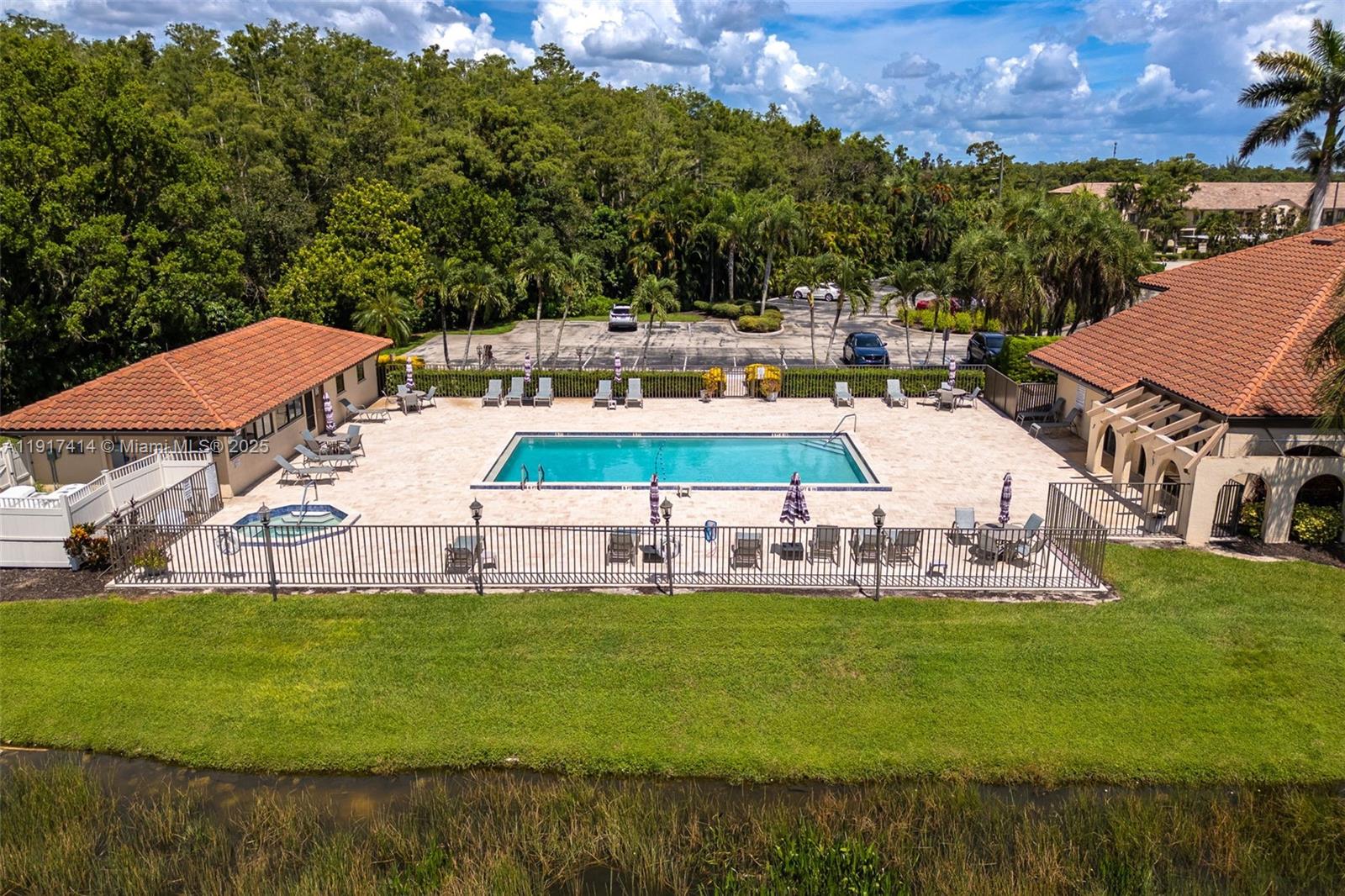 SINGLE FAMILY VILLAGE - Residential