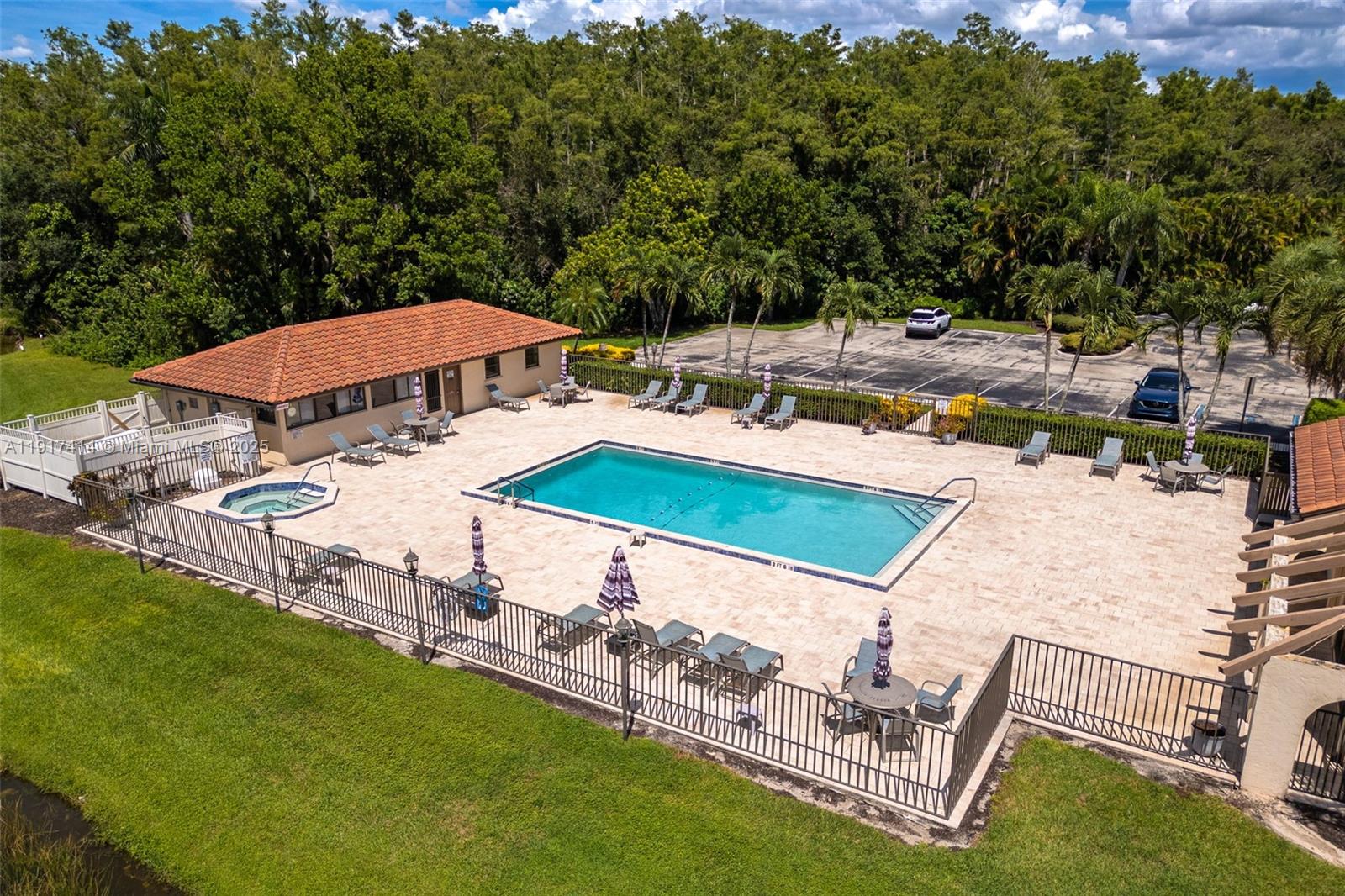 SINGLE FAMILY VILLAGE - Residential