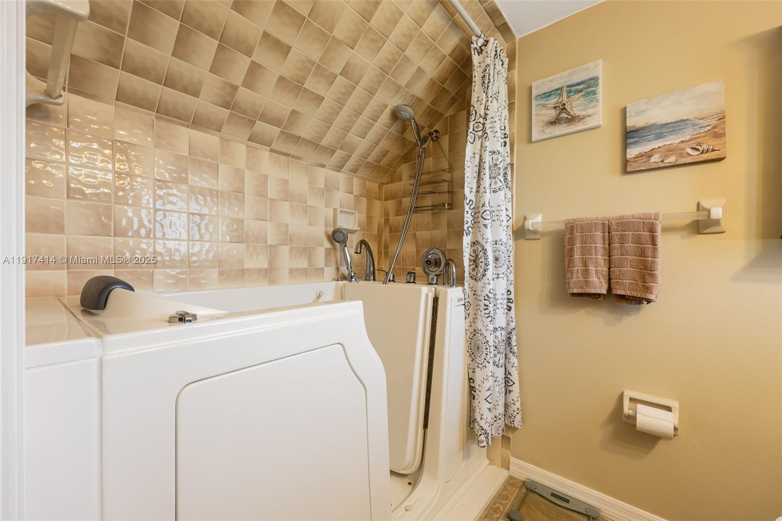 SINGLE FAMILY VILLAGE - Residential