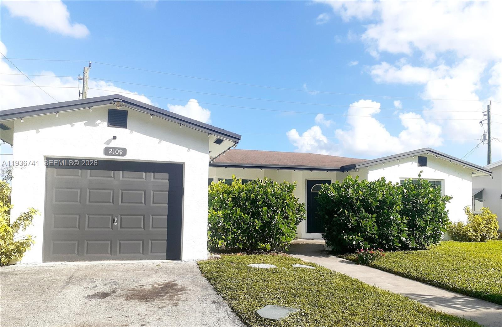 HOLLYWOOD HEIGHTS ADD SEC - Residential Lease