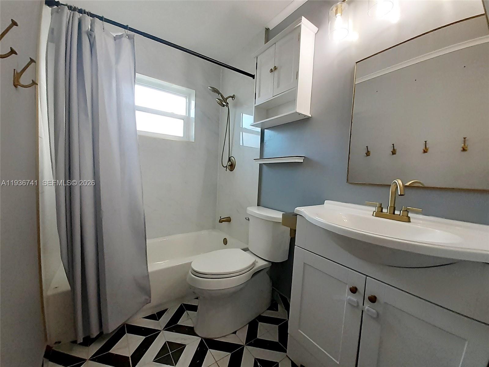 HOLLYWOOD HEIGHTS ADD SEC - Residential Lease