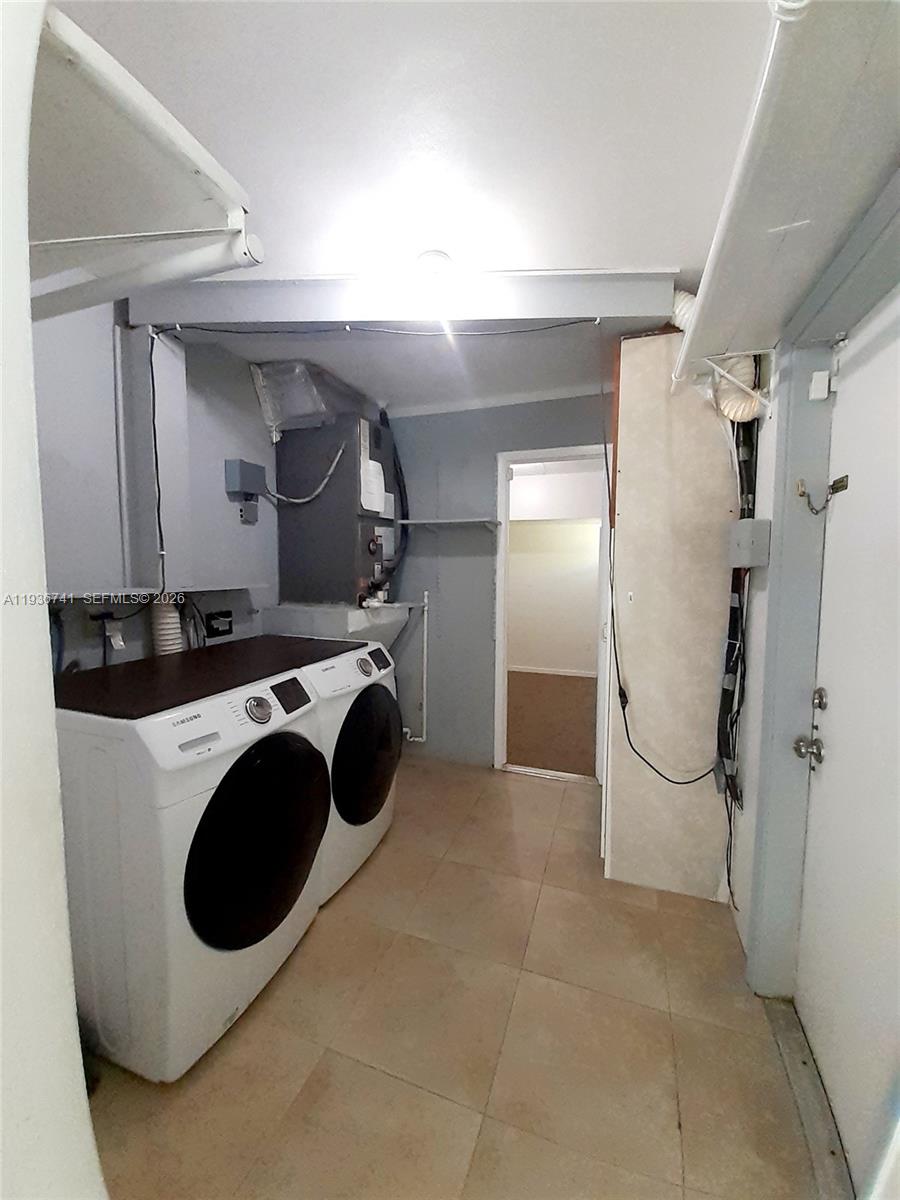 HOLLYWOOD HEIGHTS ADD SEC - Residential Lease