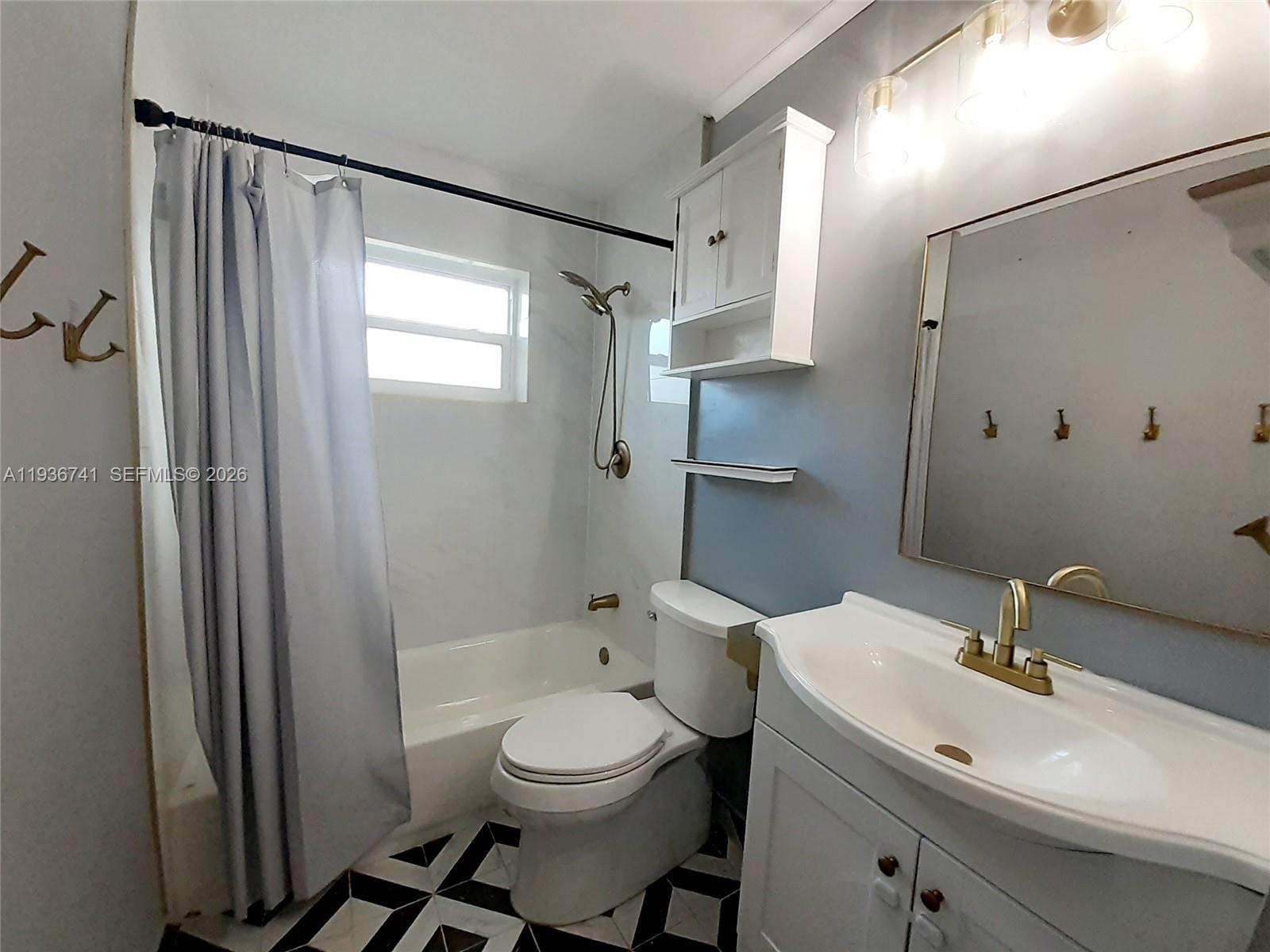 HOLLYWOOD HEIGHTS ADD SEC - Residential Lease