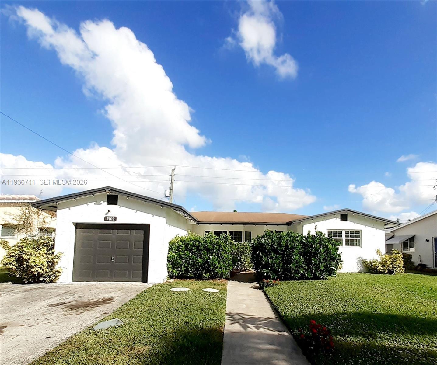 HOLLYWOOD HEIGHTS ADD SEC - Residential Lease