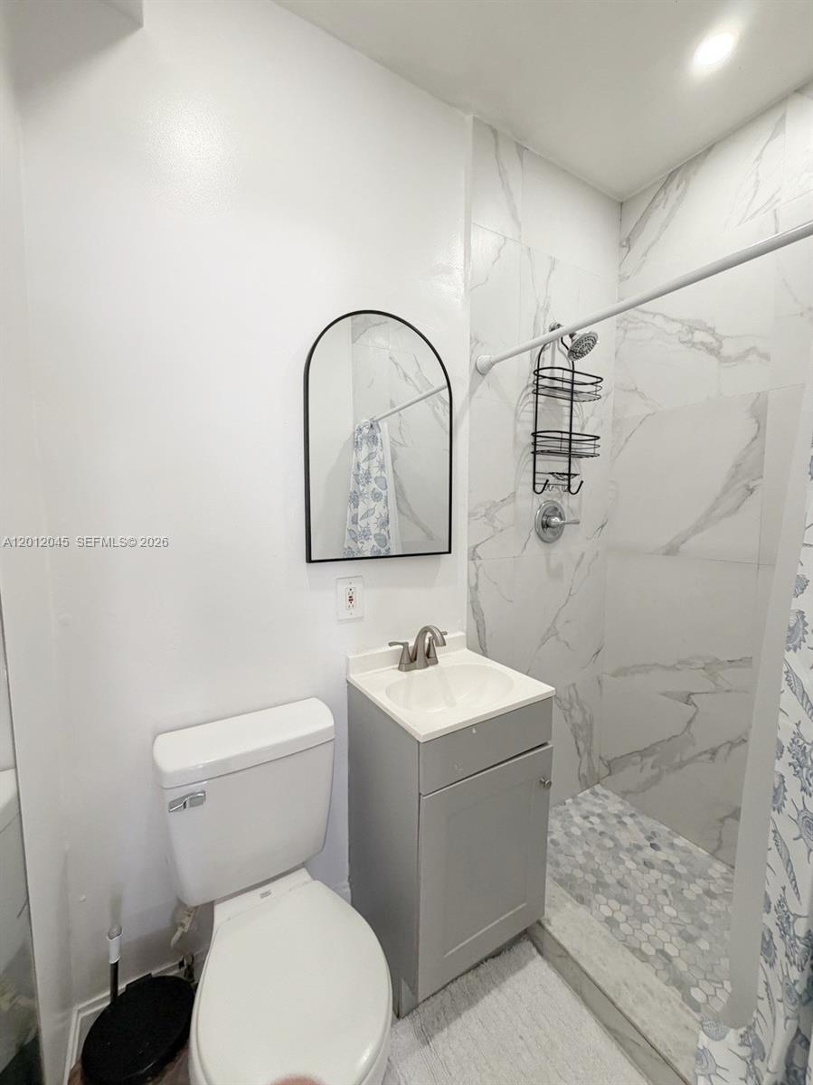 1455 Michigan Ave 6