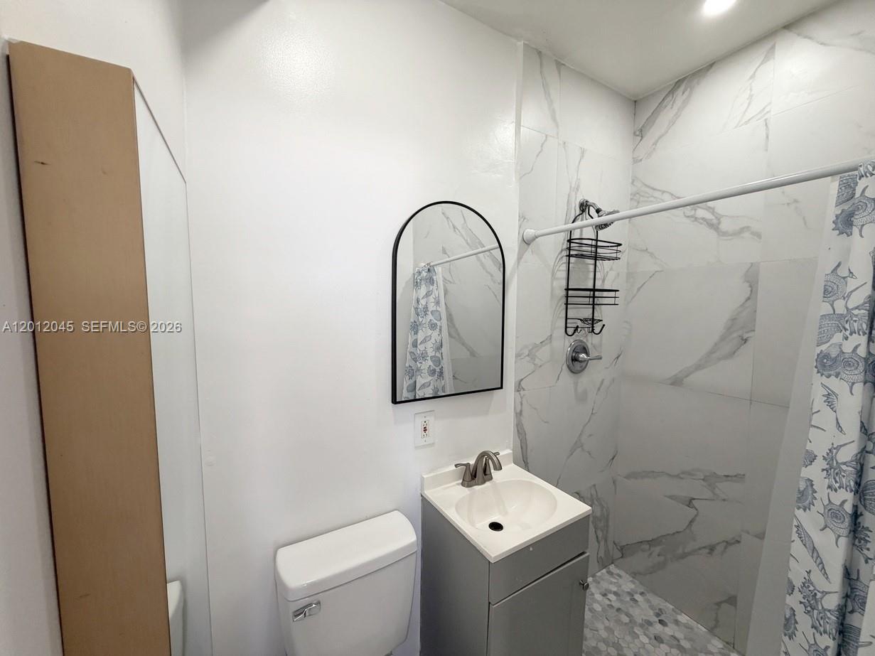 1455 Michigan Ave 6