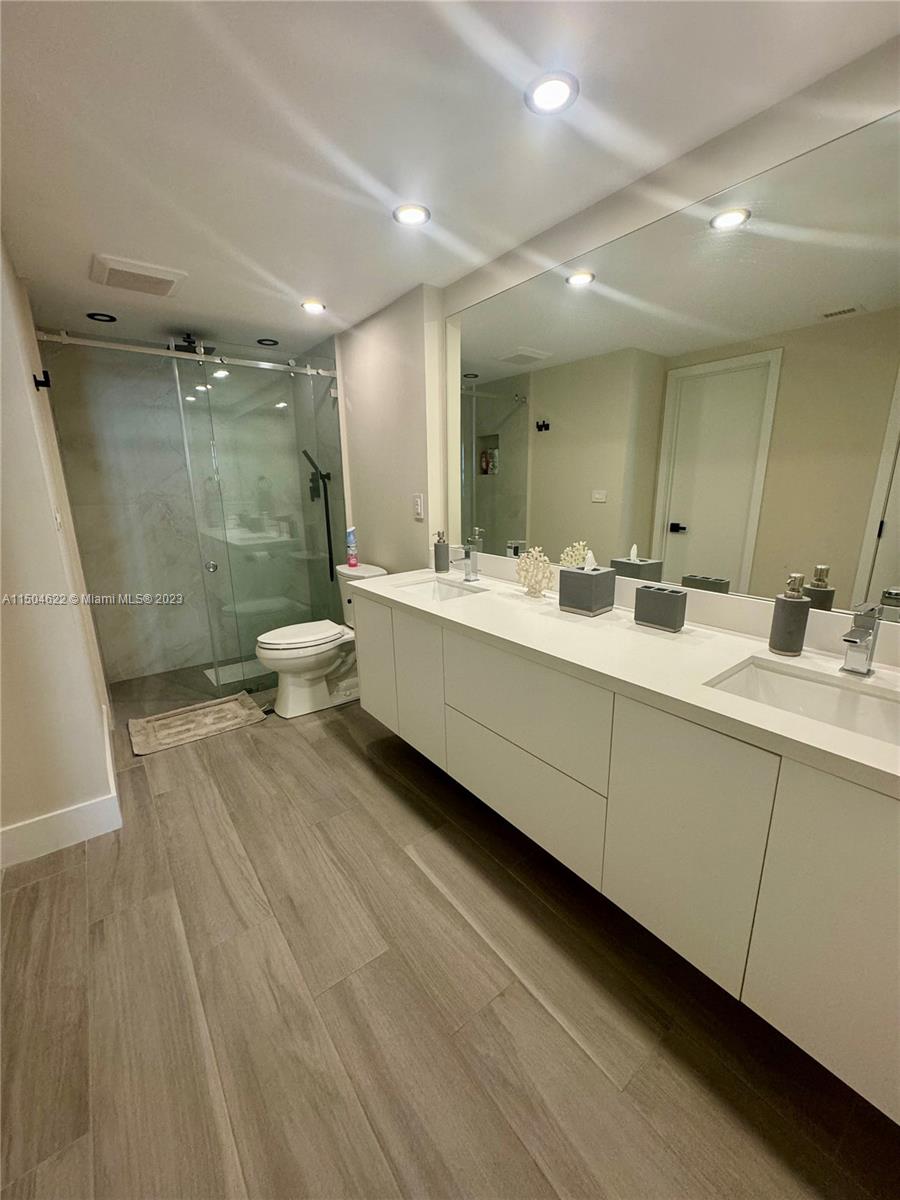 TOWERS OF KEY BISCAYNE CO - Residential Lease