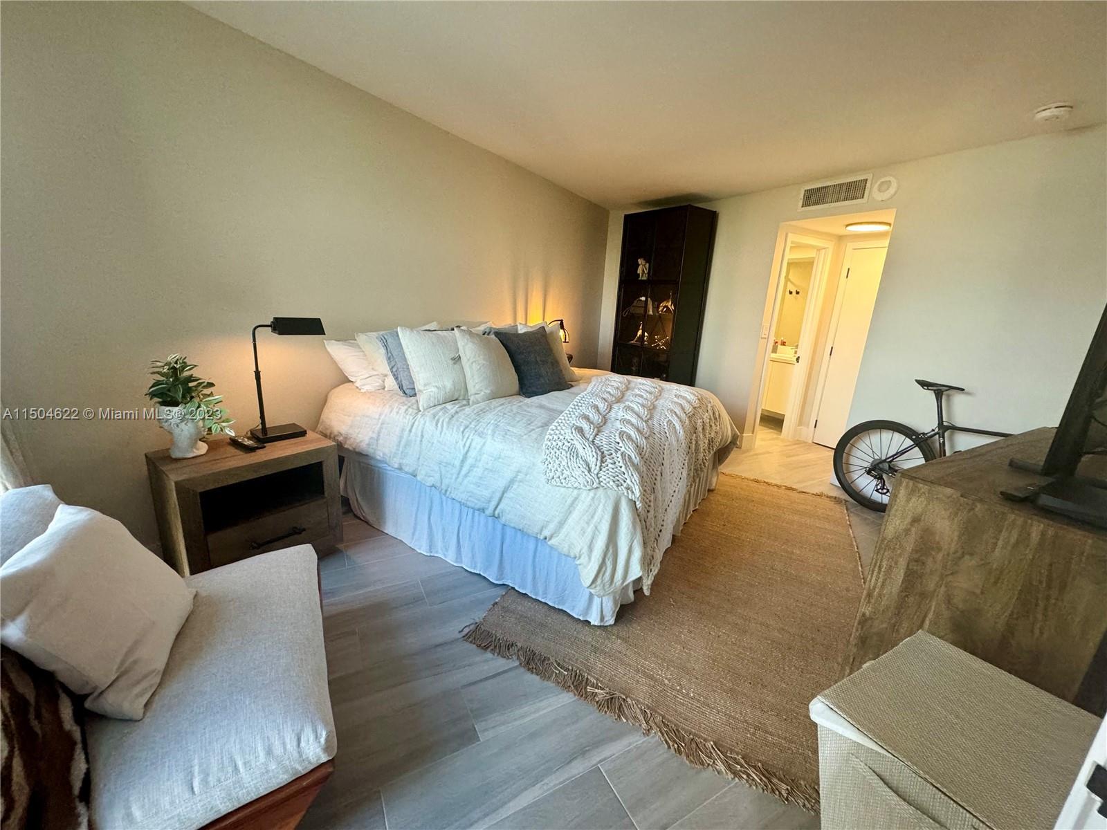 TOWERS OF KEY BISCAYNE CO - Residential Lease