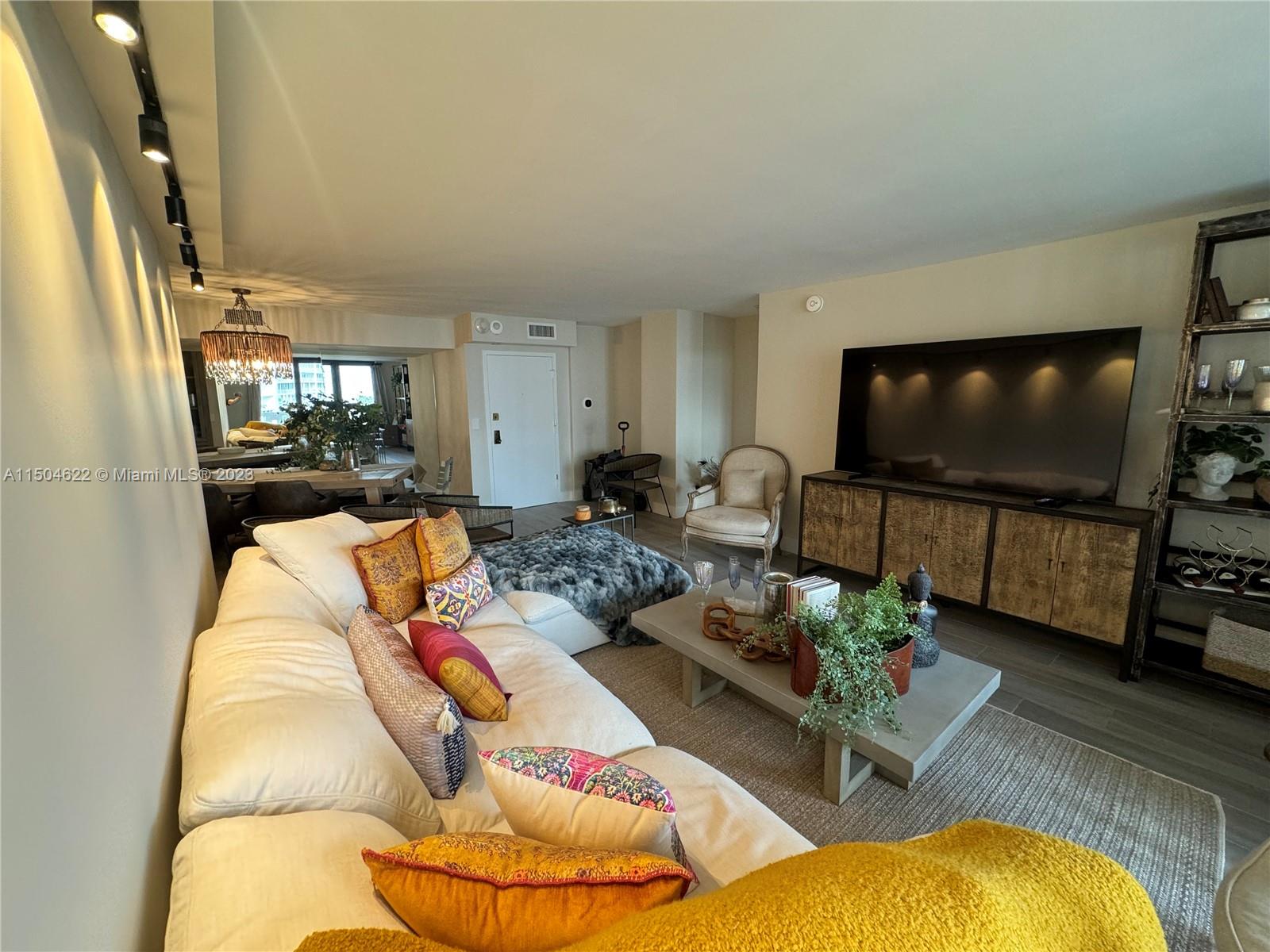 TOWERS OF KEY BISCAYNE CO - Residential Lease