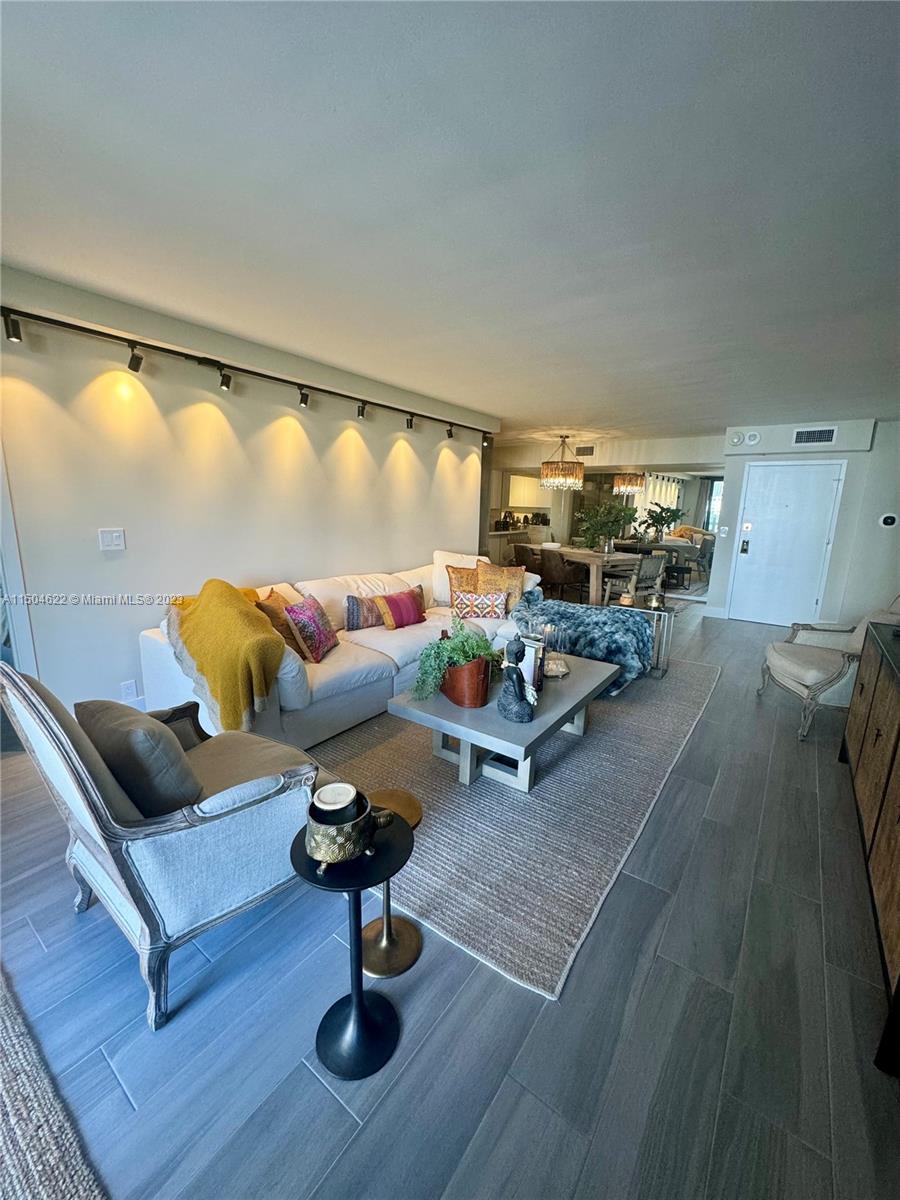 TOWERS OF KEY BISCAYNE CO - Residential Lease