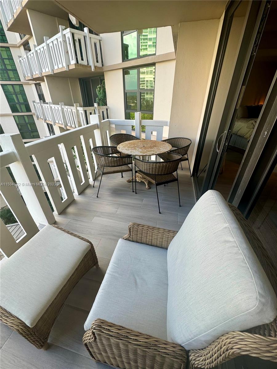 TOWERS OF KEY BISCAYNE CO - Residential Lease