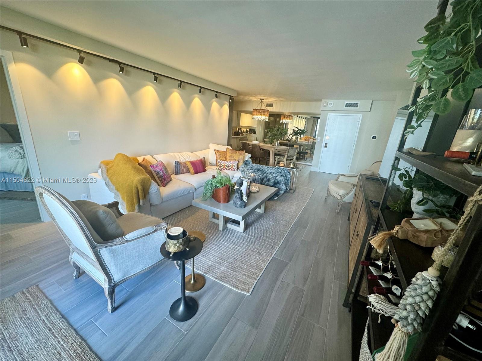 TOWERS OF KEY BISCAYNE CO - Residential Lease