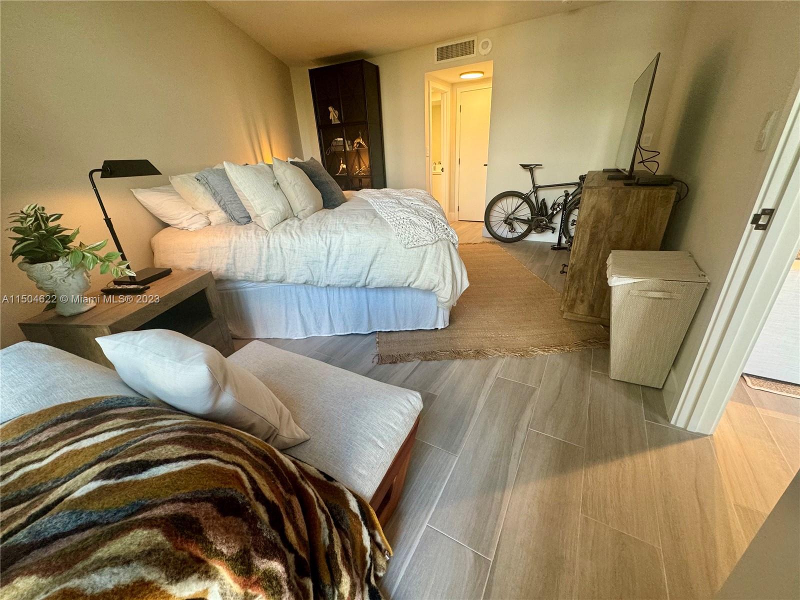 TOWERS OF KEY BISCAYNE CO - Residential Lease