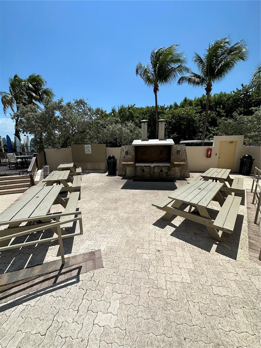 TOWERS OF KEY BISCAYNE CO - Residential Lease