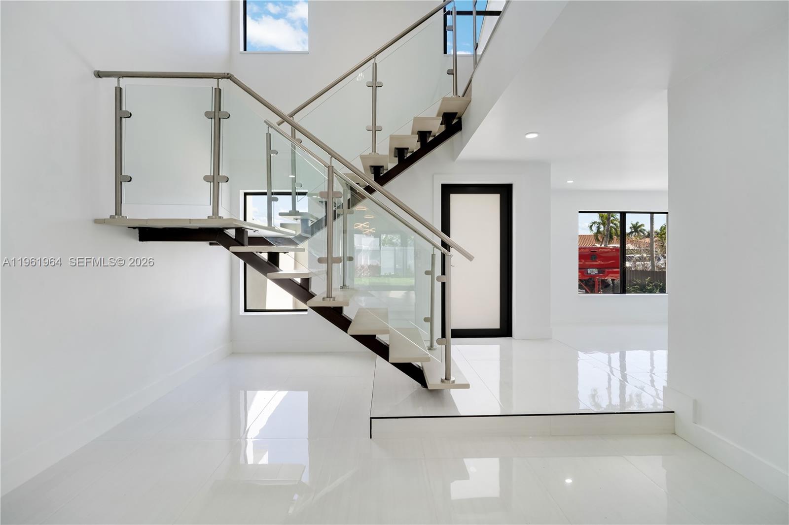 LAS PALMAS CONDO 9/5 - Residential