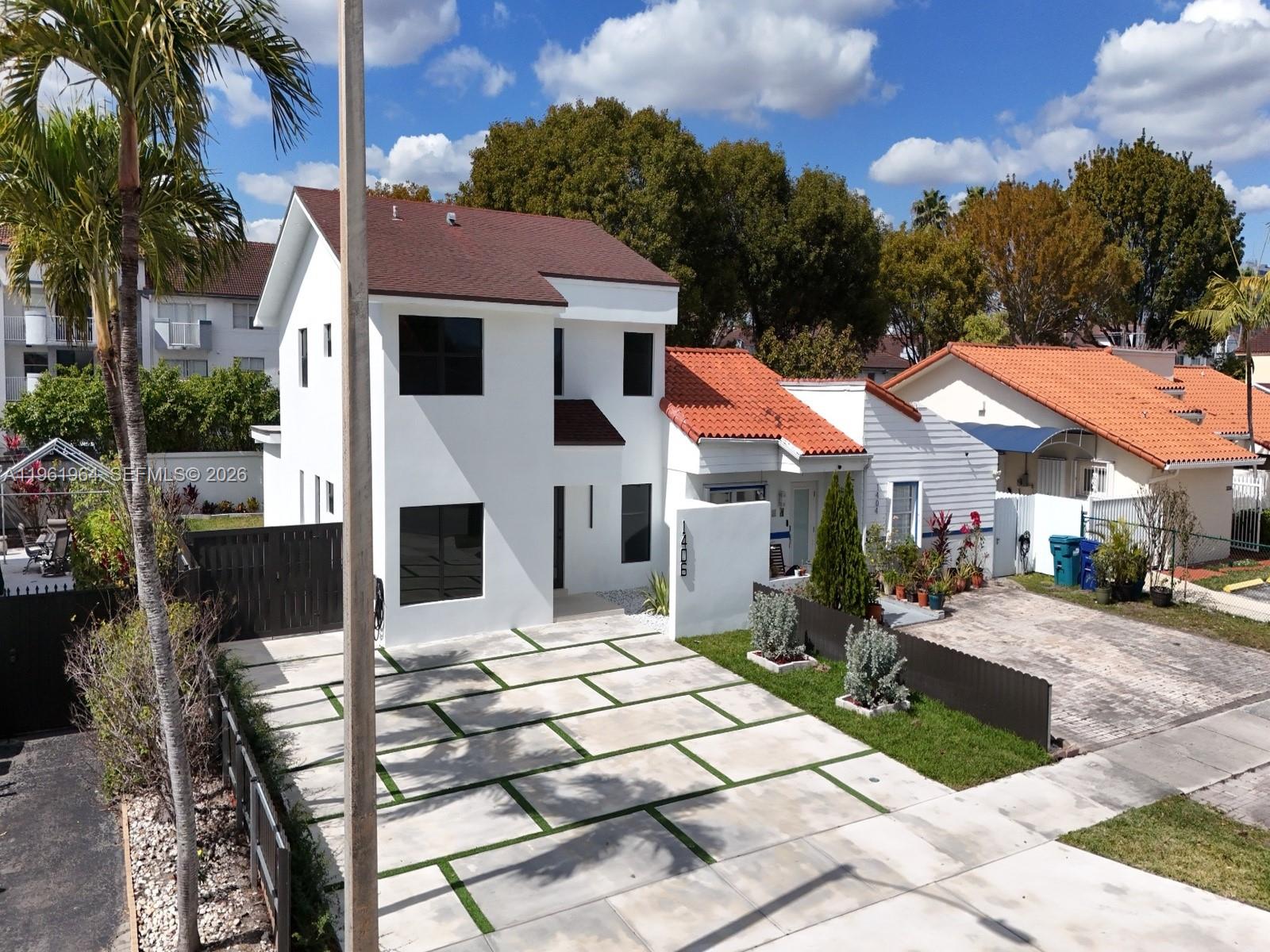 LAS PALMAS CONDO 9/5 - Residential