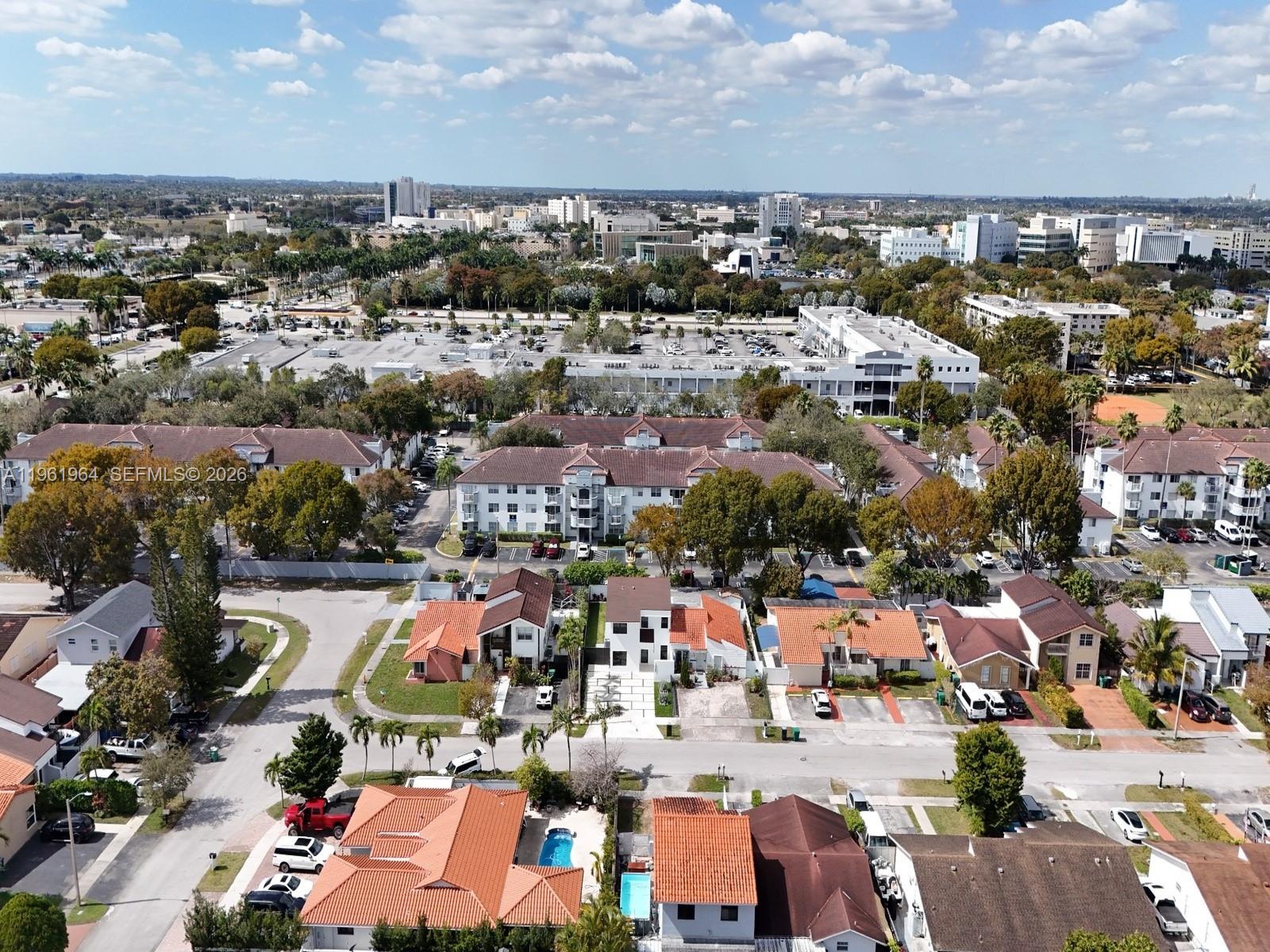 LAS PALMAS CONDO 9/5 - Residential