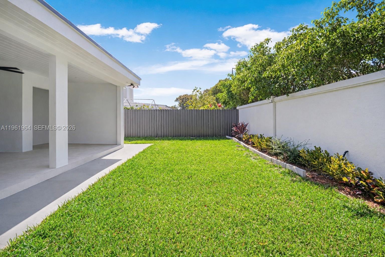 LAS PALMAS CONDO 9/5 - Residential