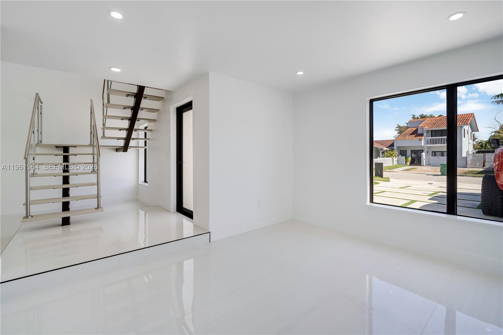 LAS PALMAS CONDO 9/5 - Residential