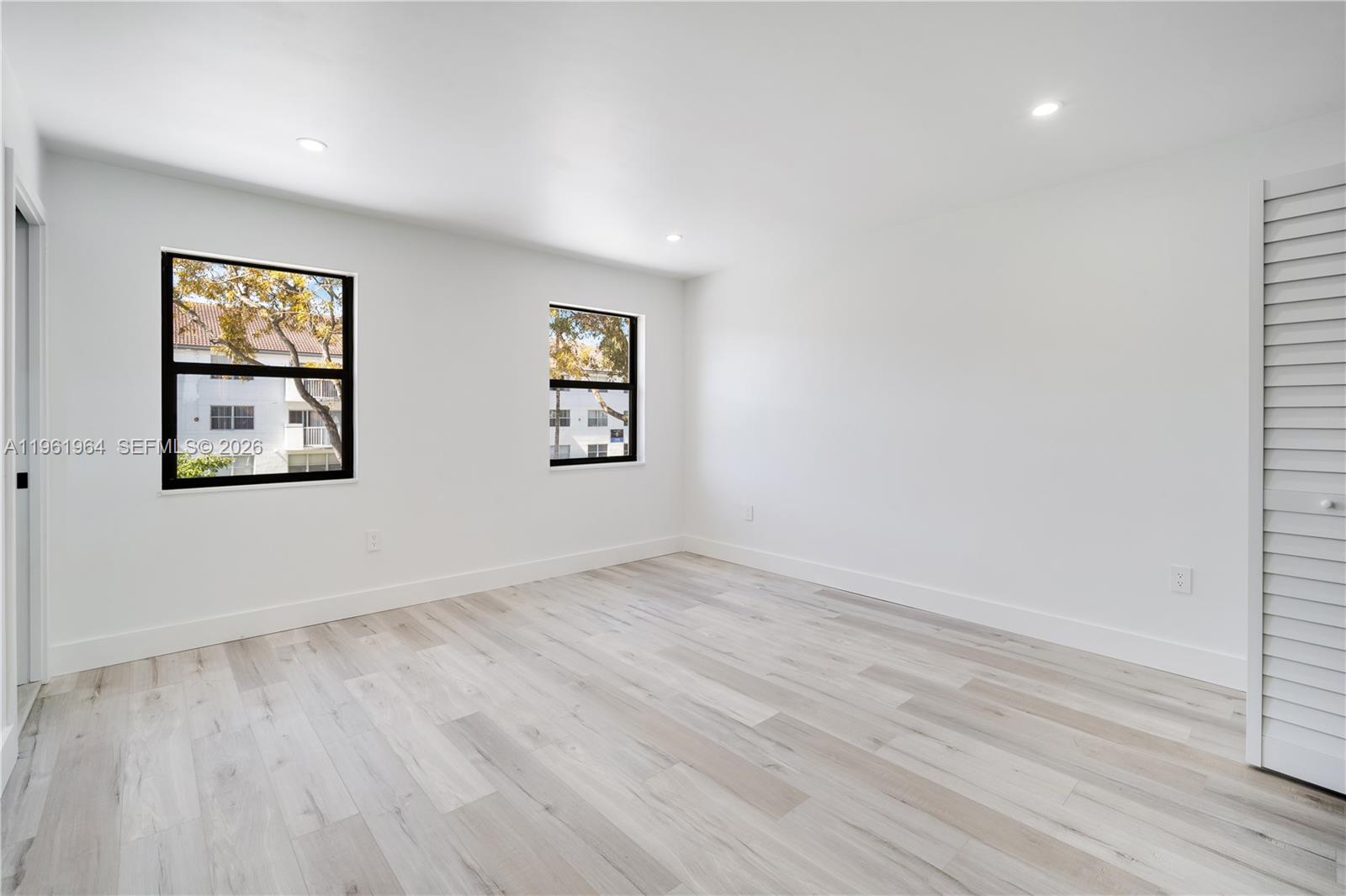 LAS PALMAS CONDO 9/5 - Residential