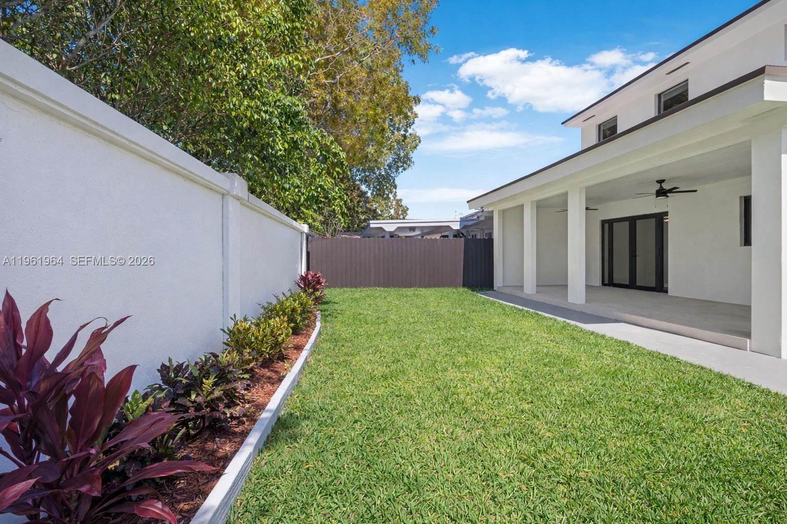 LAS PALMAS CONDO 9/5 - Residential