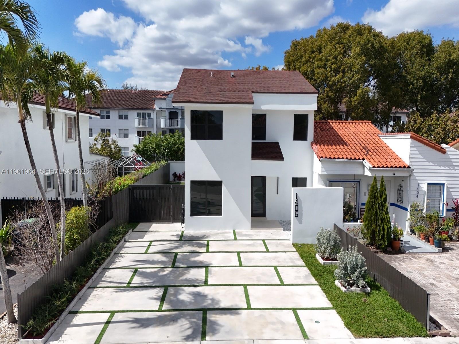 LAS PALMAS CONDO 9/5 - Residential