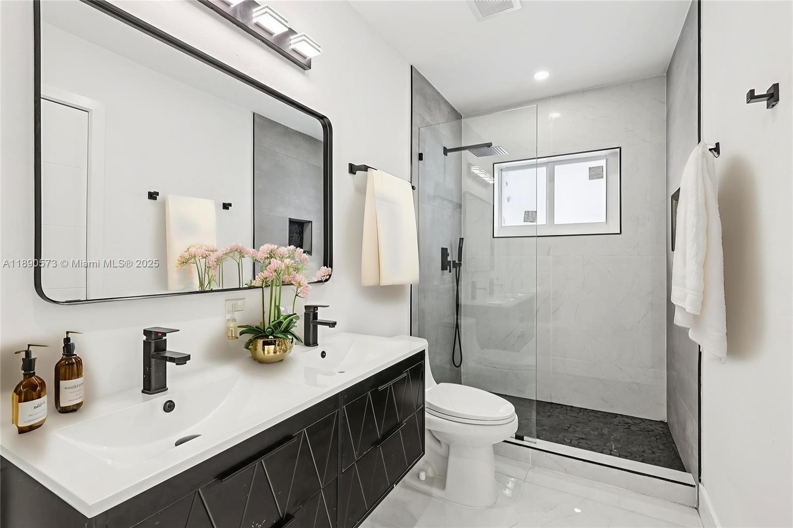 HOLLYWOOD LITTLE RANCHES - Residential Lease