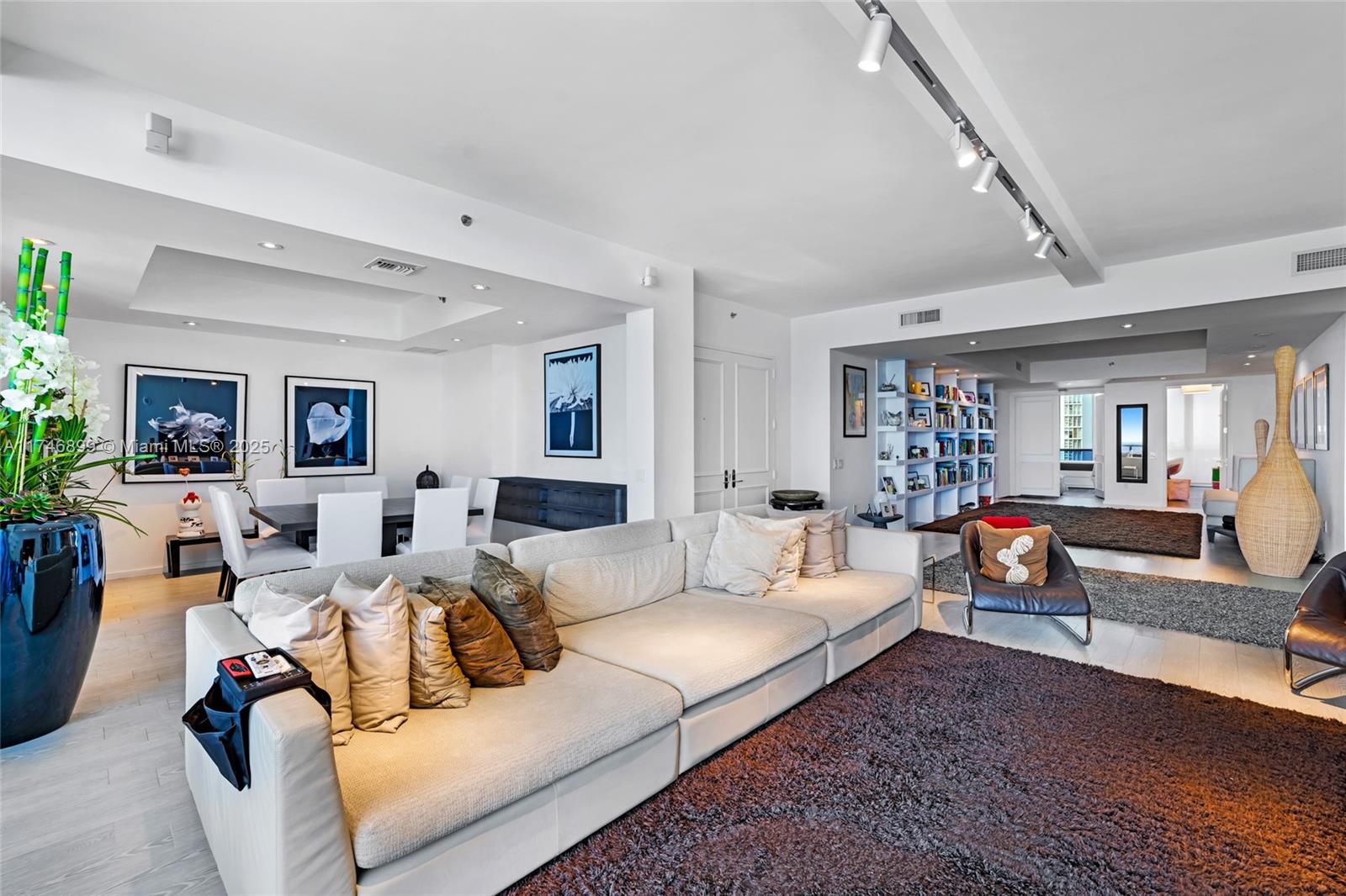 THE RESIDENCES AT THE BAT - Residential