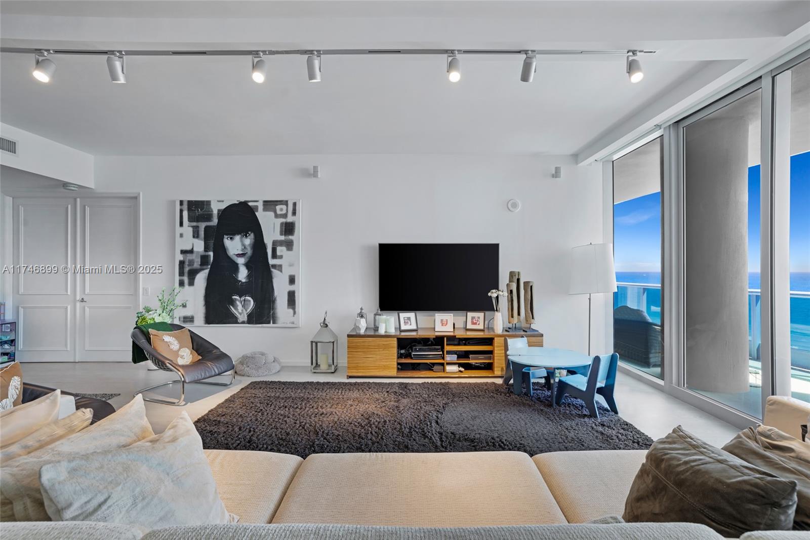 THE RESIDENCES AT THE BAT - Residential