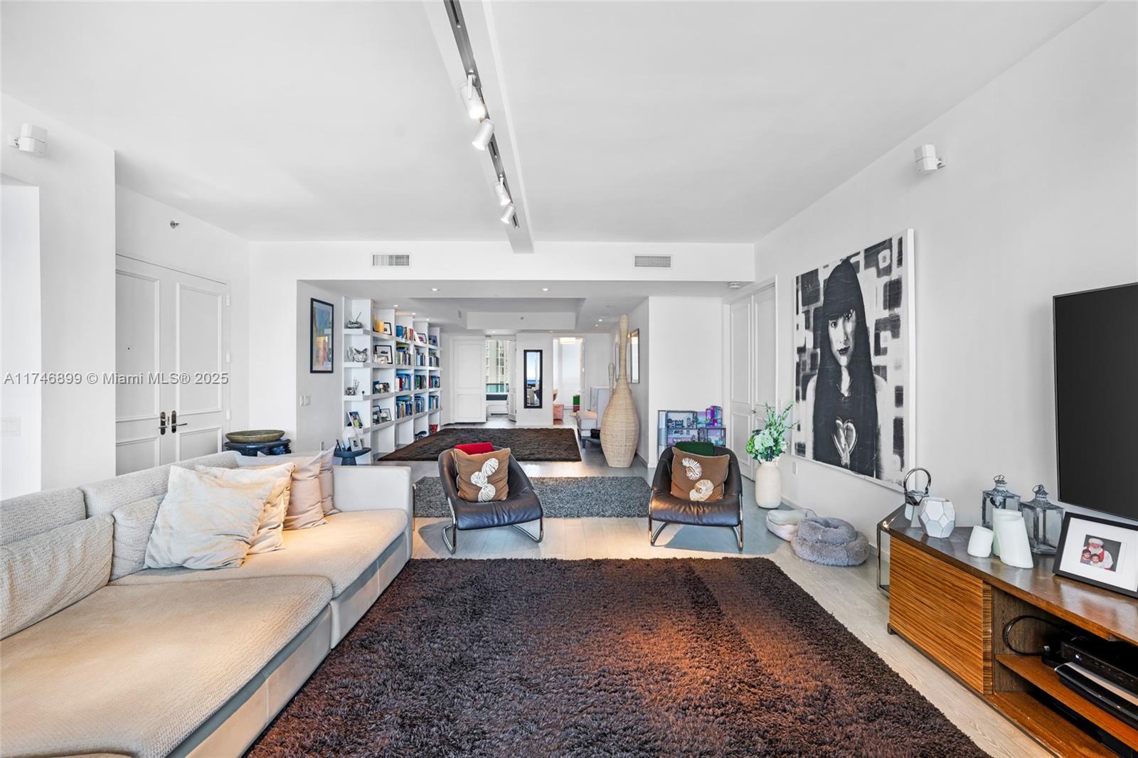 THE RESIDENCES AT THE BAT - Residential