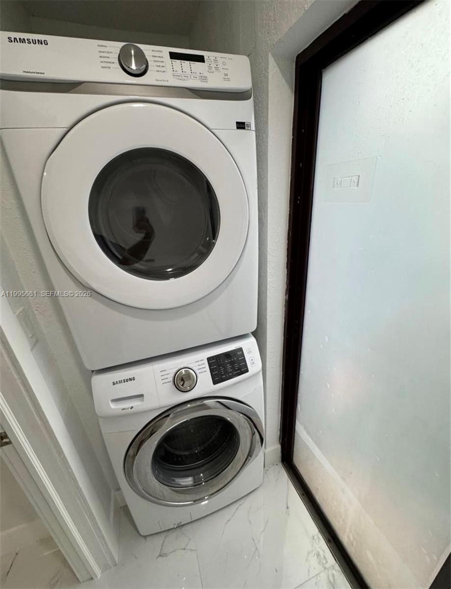 LIME GROVE ESTATES SEC 2 - Residential Lease