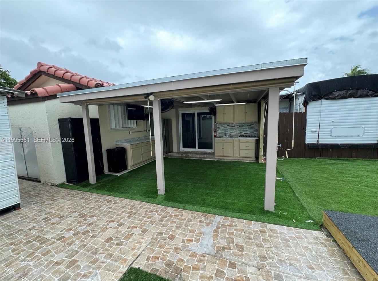 LIME GROVE ESTATES SEC 2 - Residential Lease