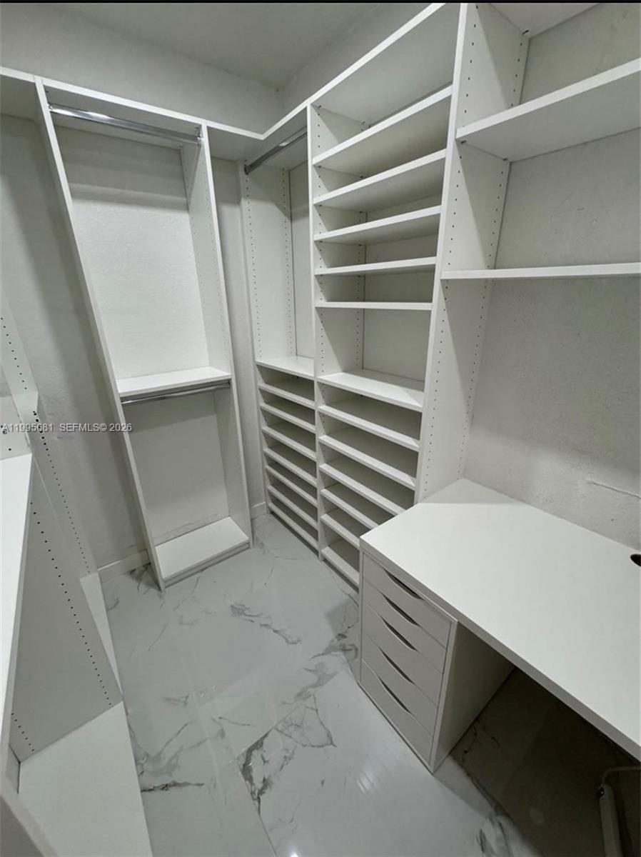 LIME GROVE ESTATES SEC 2 - Residential Lease