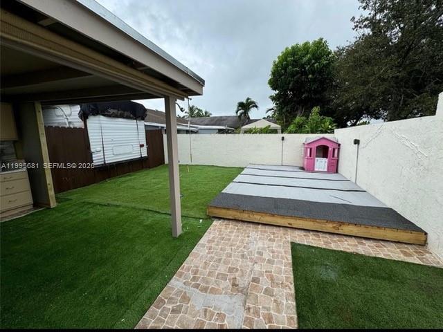 LIME GROVE ESTATES SEC 2 - Residential Lease