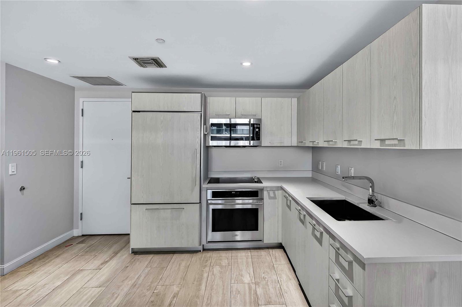 BRICKELL HEIGHTS EAST CON - Residential