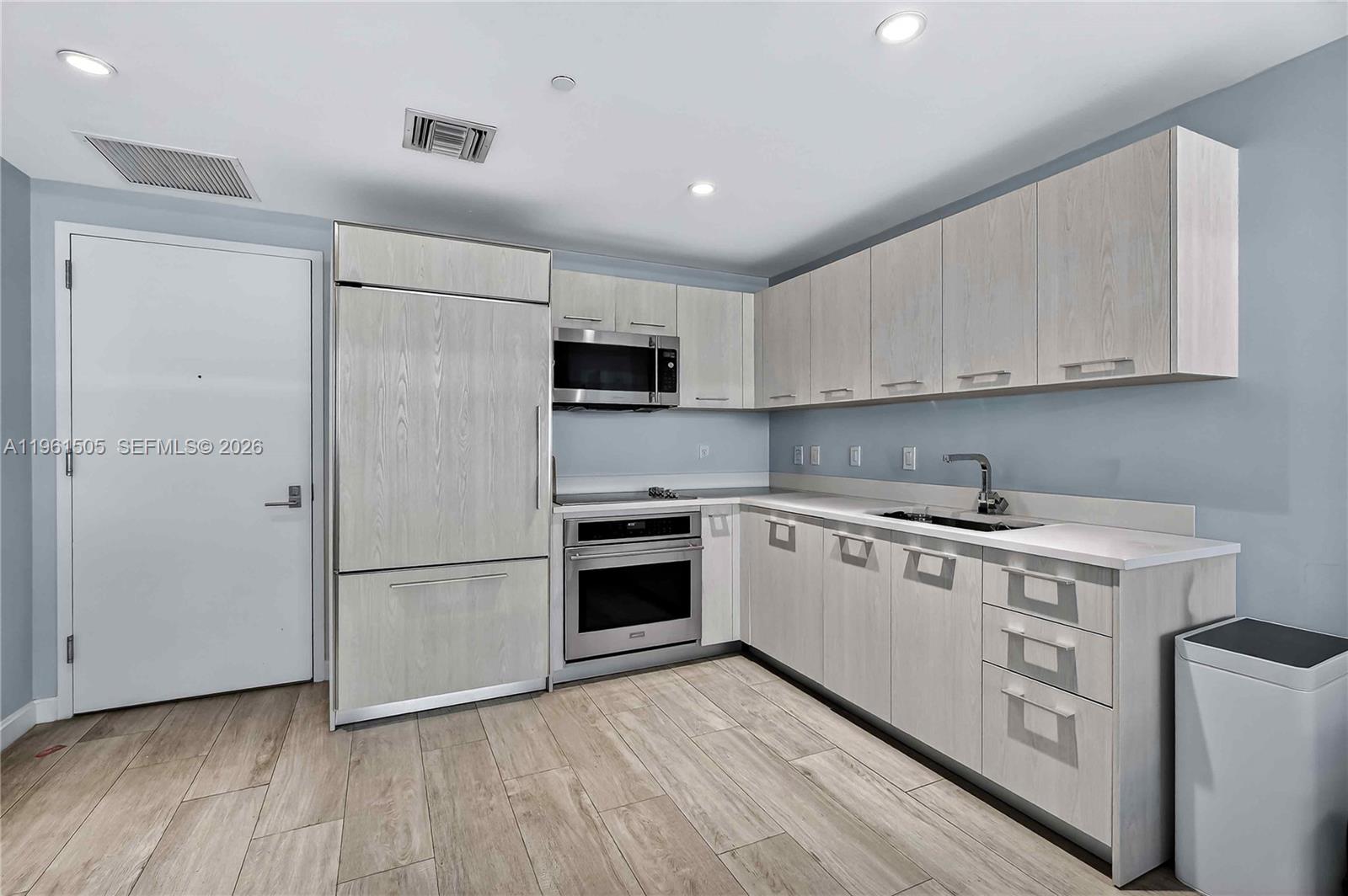 BRICKELL HEIGHTS EAST CON - Residential