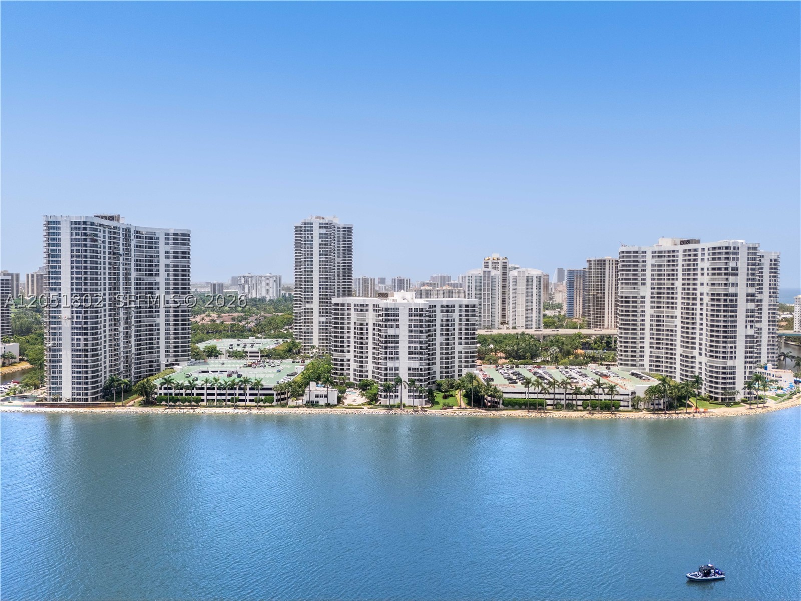 3600 Mystic Pointe Dr 1816