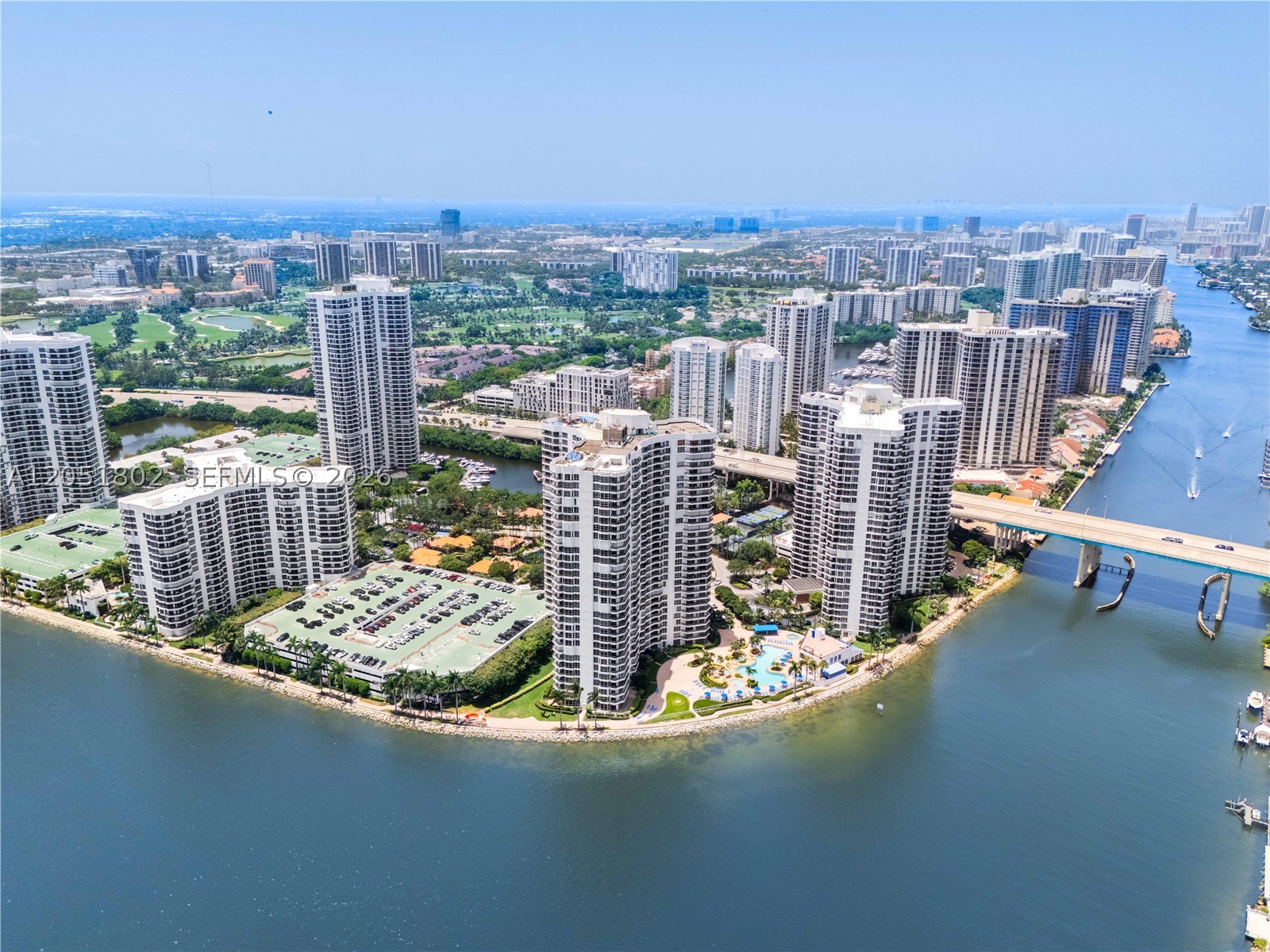 3600 Mystic Pointe Dr 1816