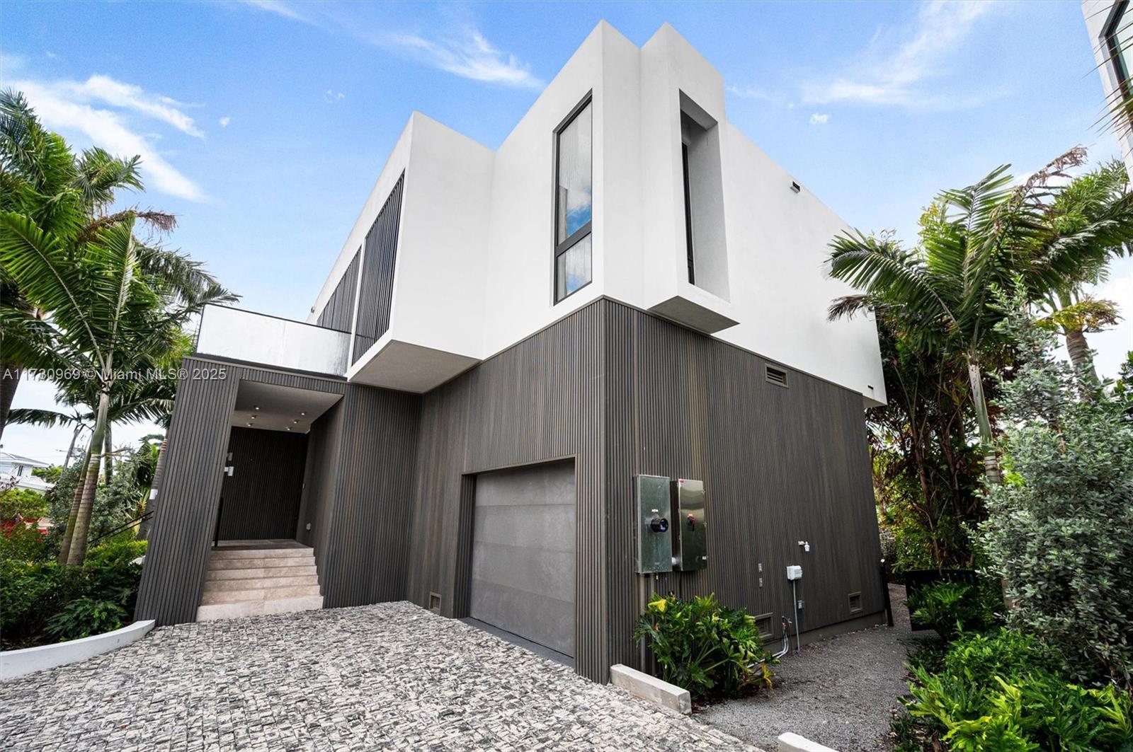 291 Palm Ave