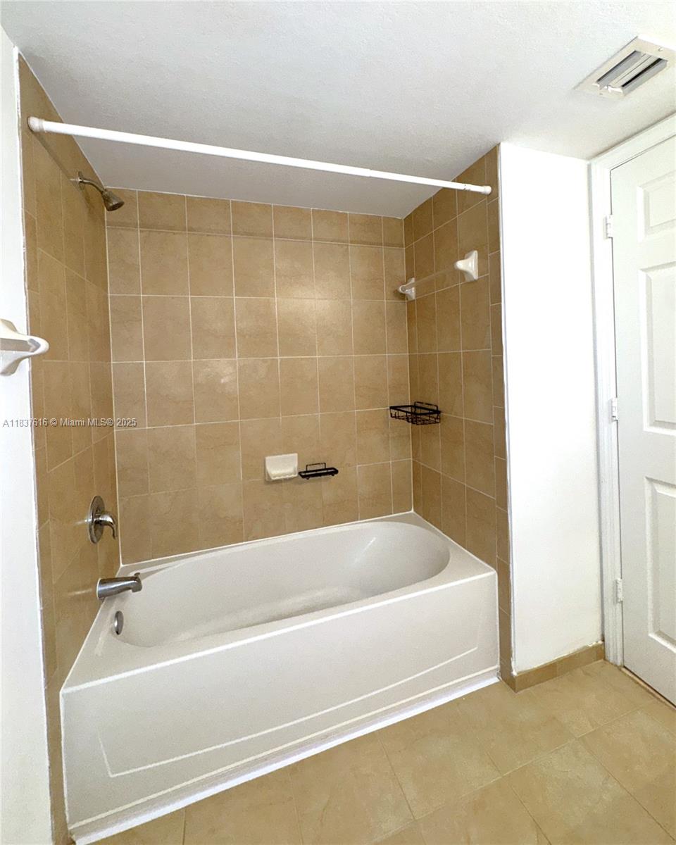 THE COURTS AT BAYSHORE II - Residential