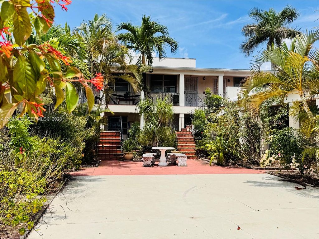 Photo of 756 N 17th Ave #15, Hollywood, FL 33020 (MLS # A12020464)