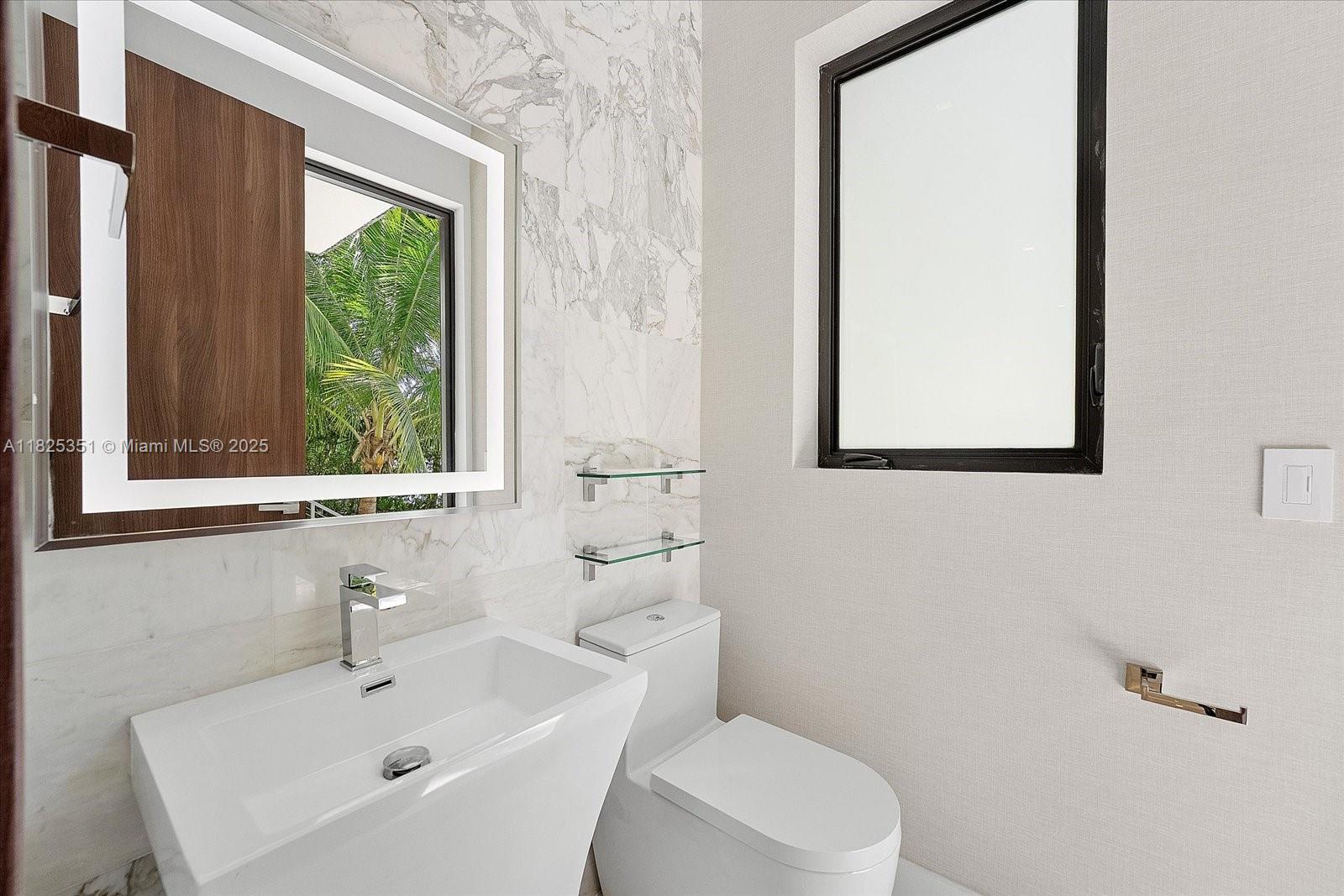 BISCAYNE BEACH-2ND ADDN - Residential