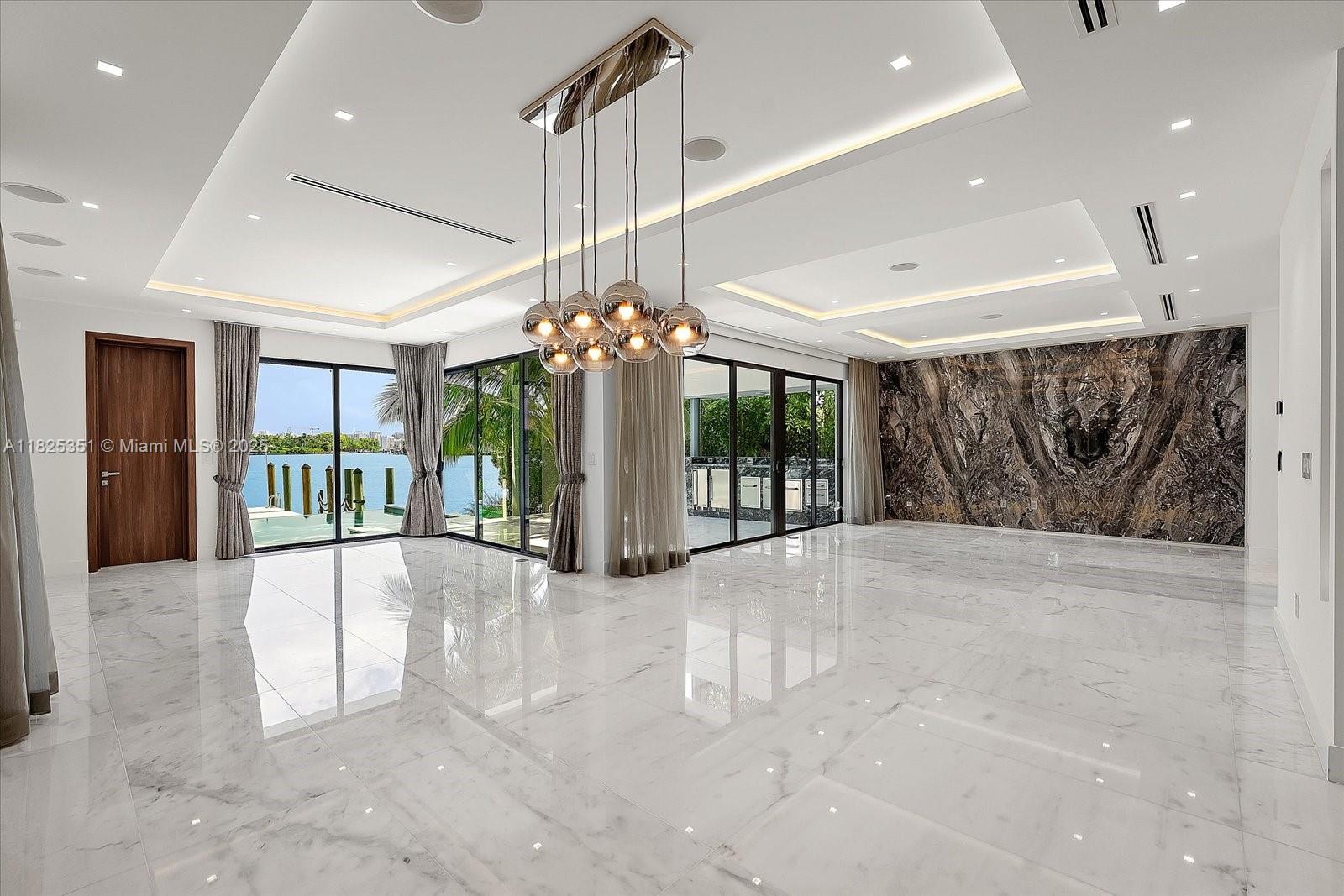 BISCAYNE BEACH-2ND ADDN - Residential