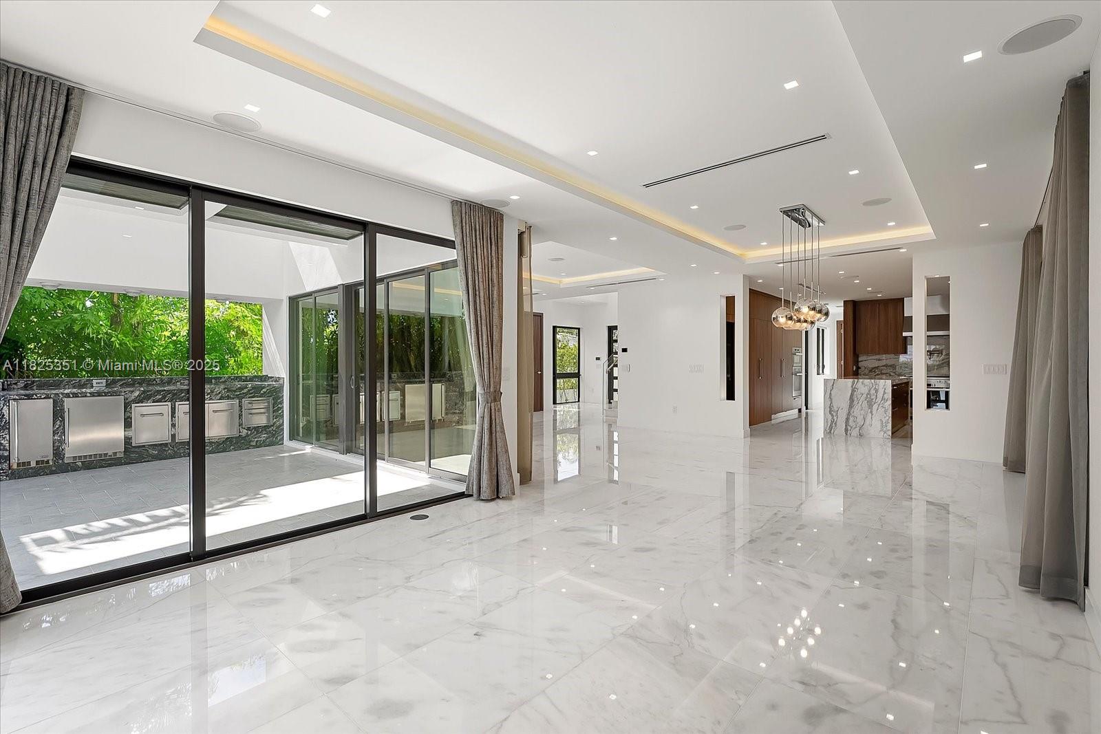 1311 Stillwater Dr, Miami Beach, FL, 33141/$9,995,000 3 1311 Stillwater Dr